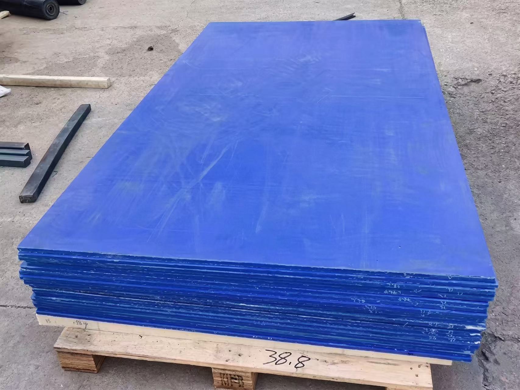 UHMWPE conveyor chute