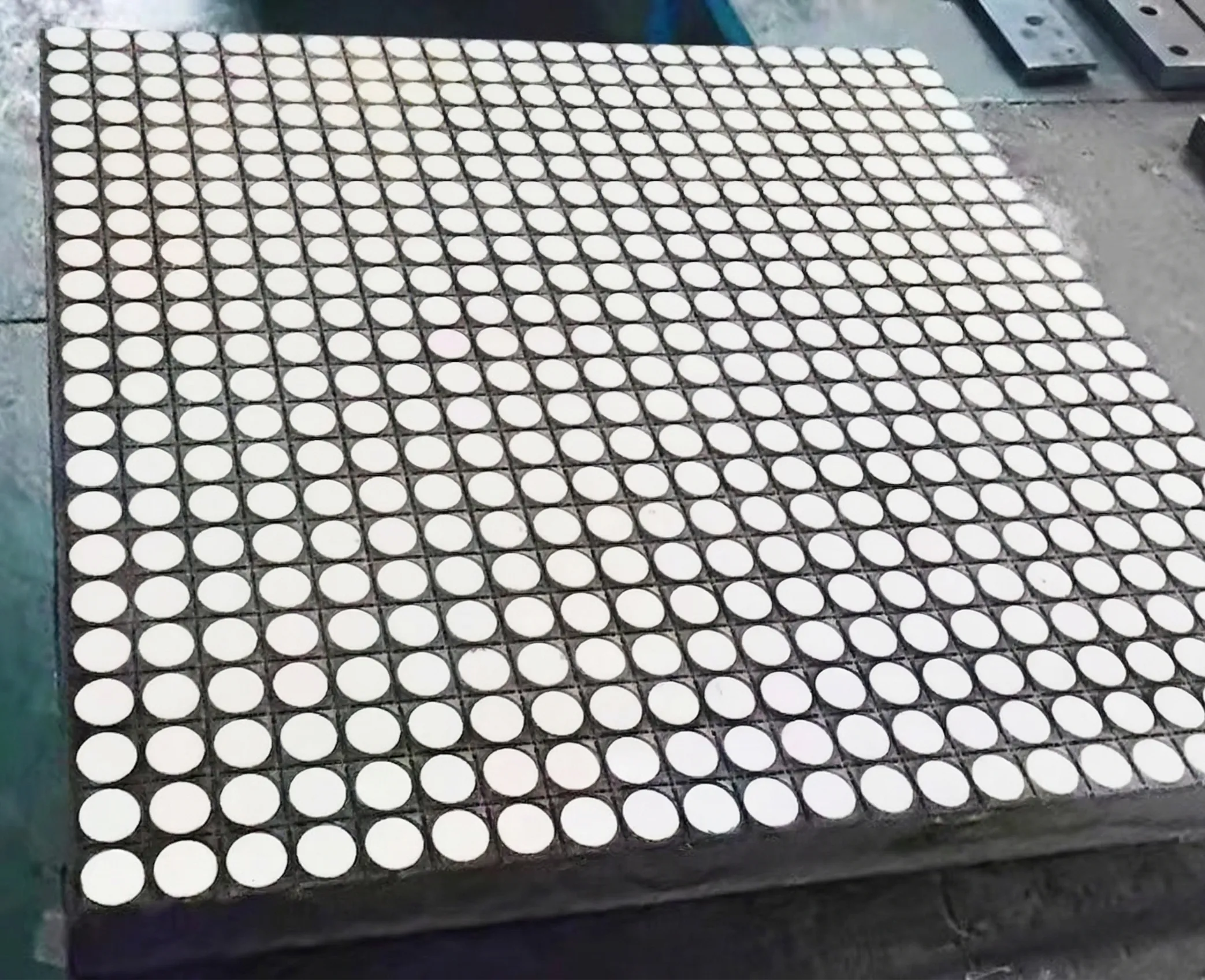 92% Ceramic Rubber Steel Composite Wear Plate