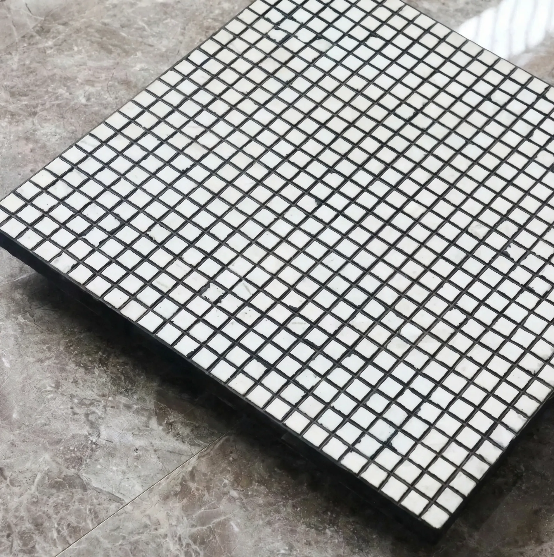 Ceramic liner rubber backing detail