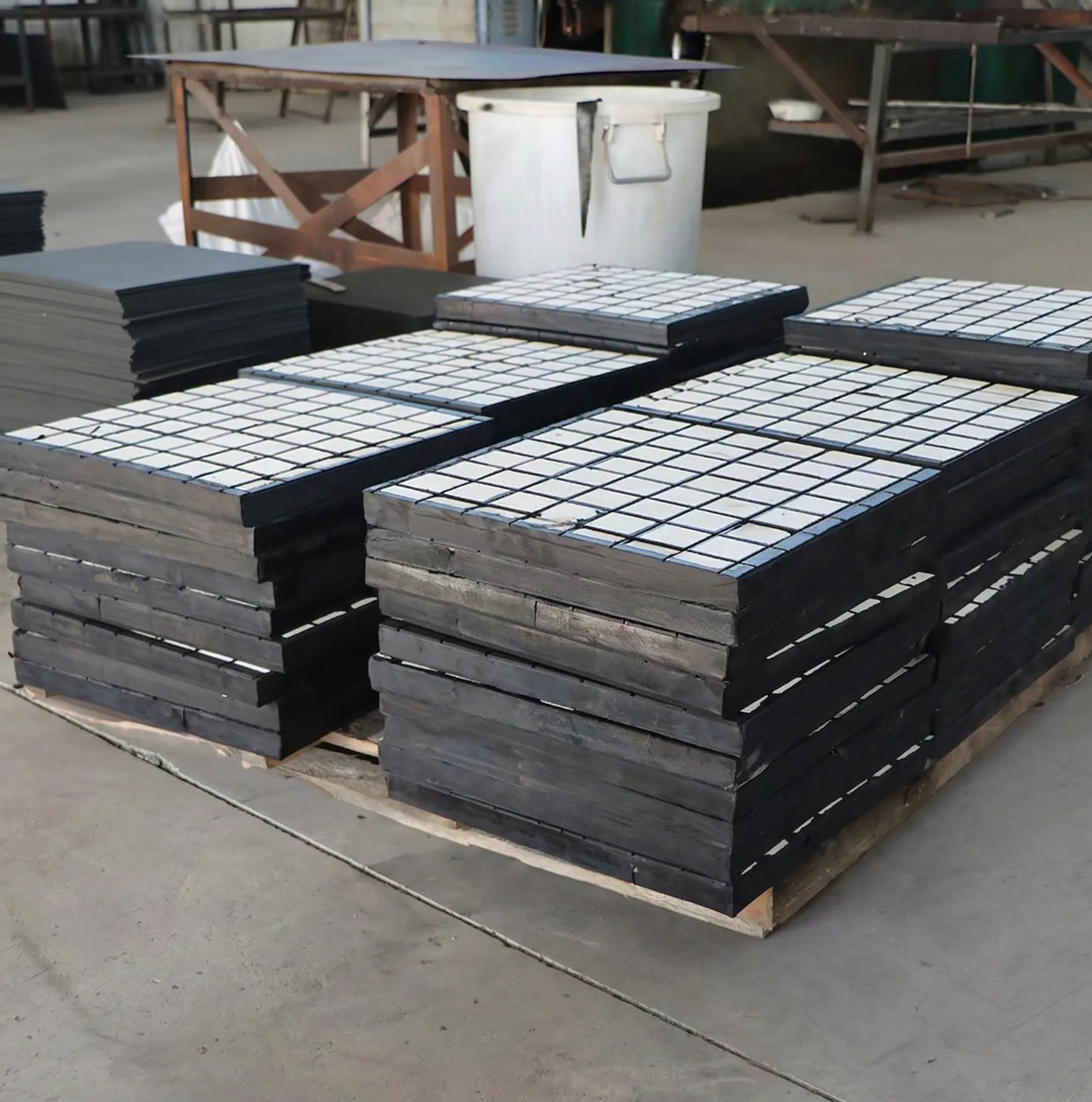 Wear plate steel base layer