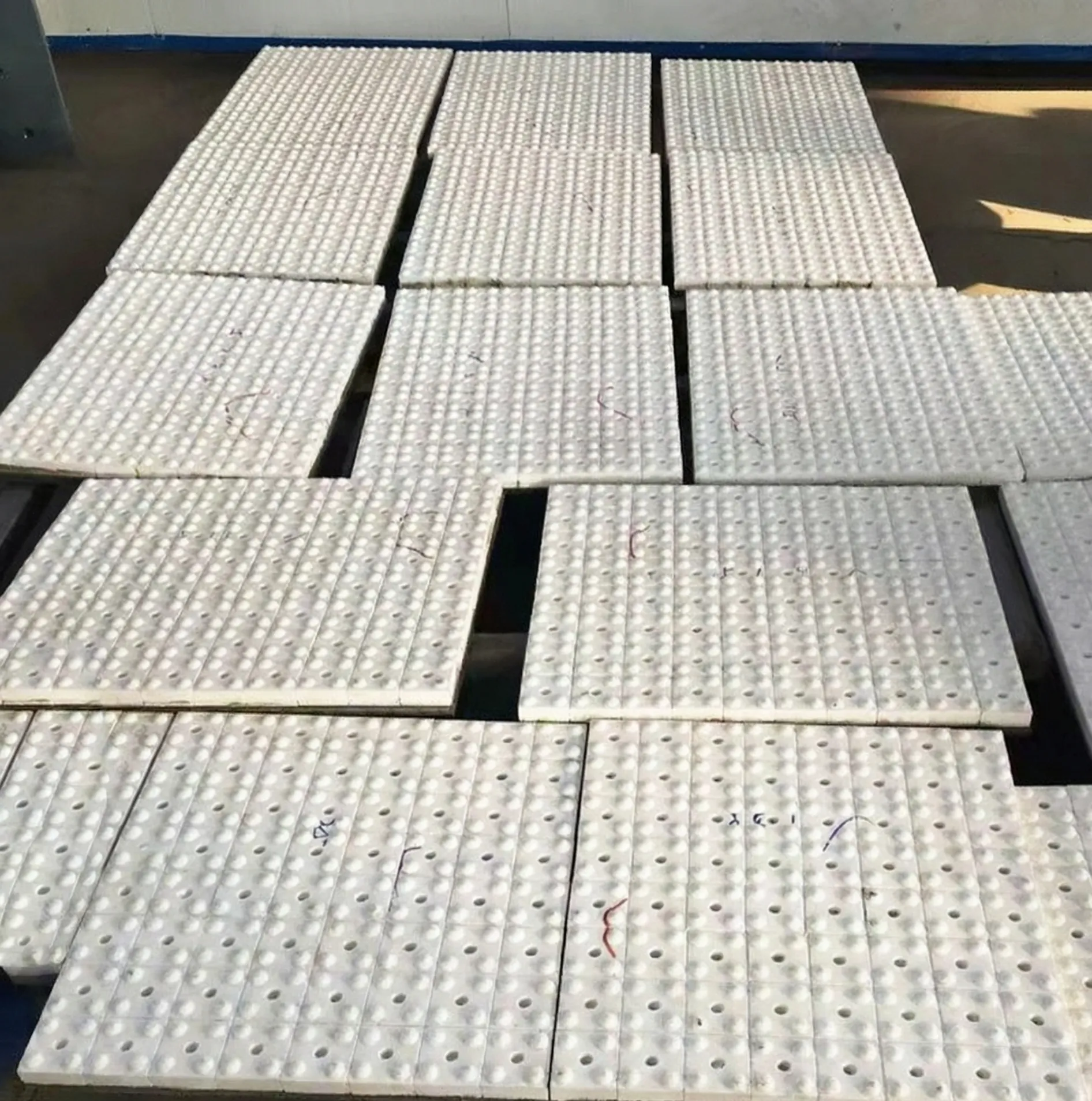 Ceramic wear liner installation example